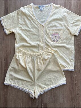 VTG Butter Yellow Cotton Sleep Set with Hearts and Floral Embroidery - Like New